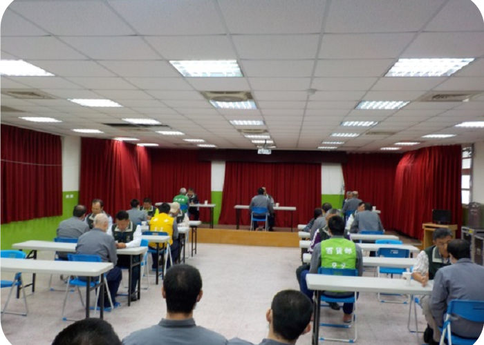 Inmates' guidance program before their discharge by Taoyuan Honorary Probation Officers Association on April 17,2018.