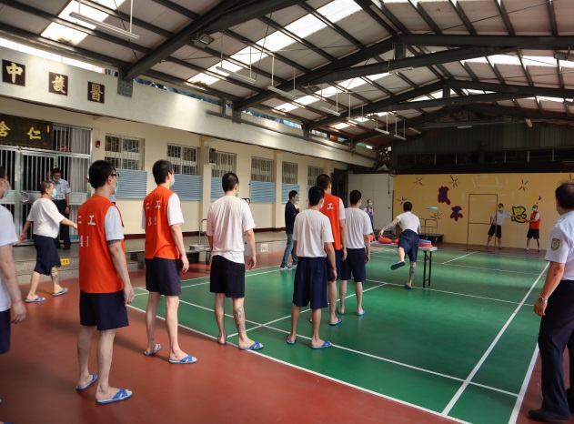 Taoyuan Prison held a recreational activity(flying disc accuracy competition) for its inmates to enhance their health and team spirit in June,2020.