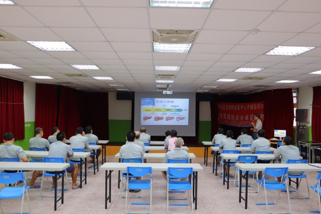 Traffic safety class for drunk driving inmates by Taoyuan station of Hsinchu Motor Vehicles office on October 7-2