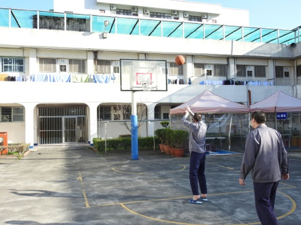 Photograph 3 of basketball shooting games for inmates on December 22,2022