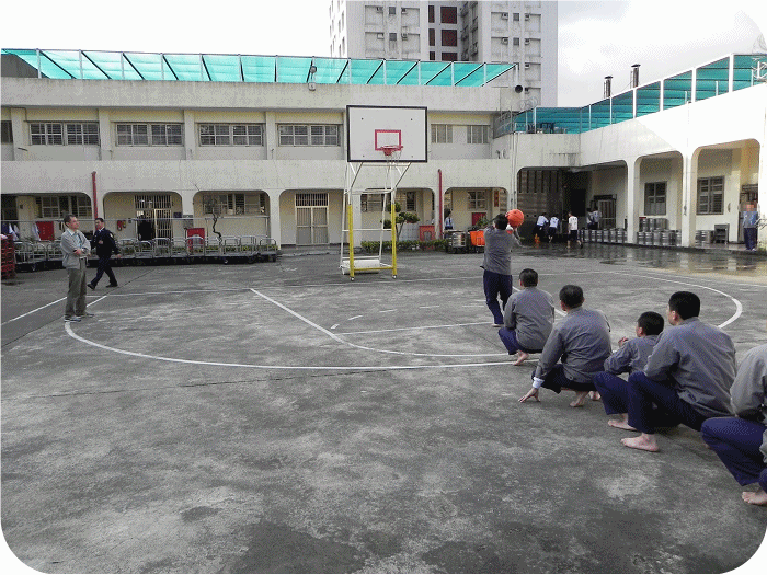 The inmates's recreational activity in December,2012.